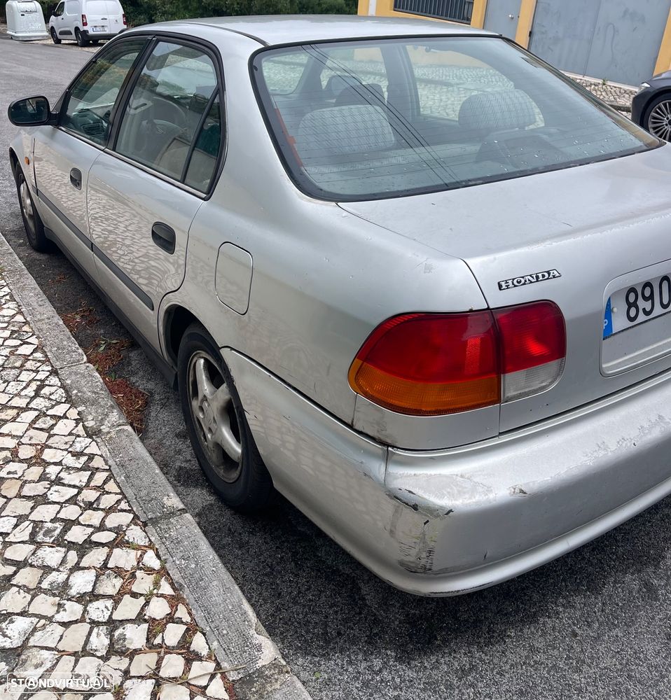 Honda Civic 1.5i LS - 9