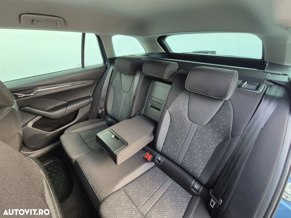 Skoda Octavia Combi 2.0 TDI DSG Style - 11