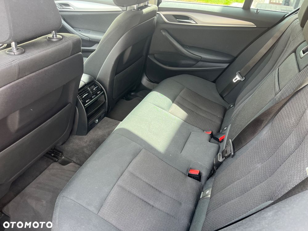 BMW Seria 5 520d - 13