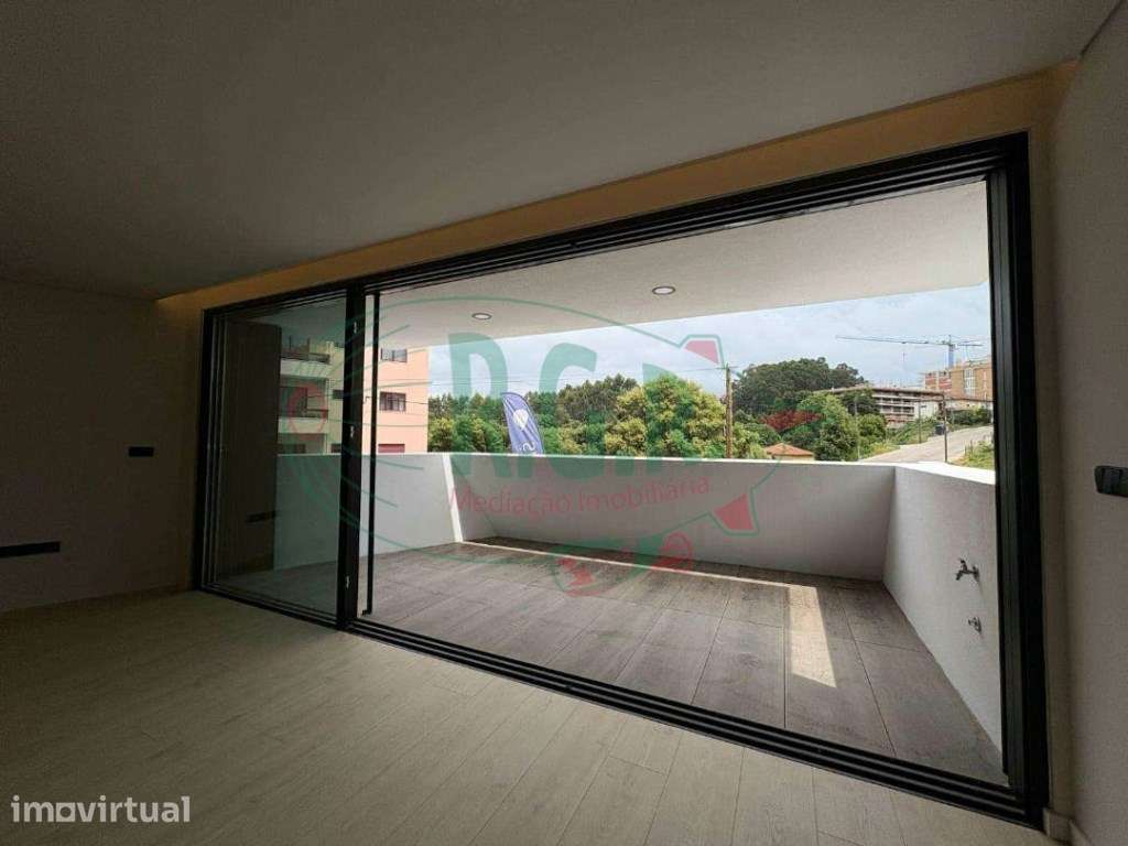 T2 c/ Lg. Garagem 2 Carros e Arrumos | SÃO COSME - Grande imagem: 4/28