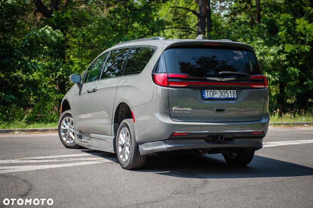 Chrysler Pacifica - 3