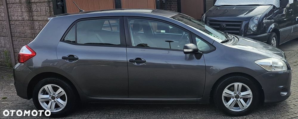 Toyota Auris 1.4 D-4D Luna - 4