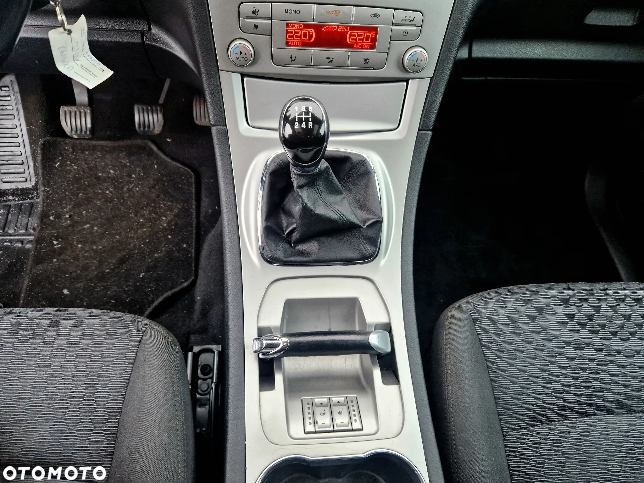 Ford Galaxy 2.0 Ghia - 24