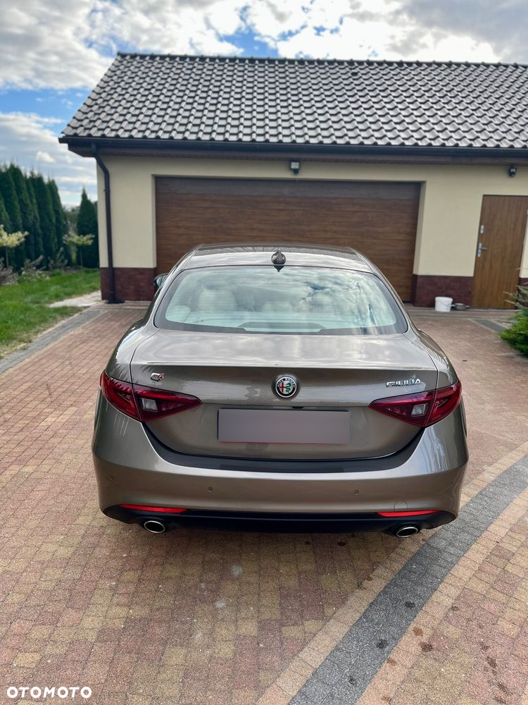 Alfa Romeo Giulia - 4