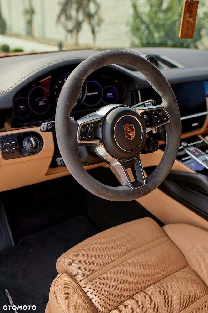 Porsche Cayenne - 24