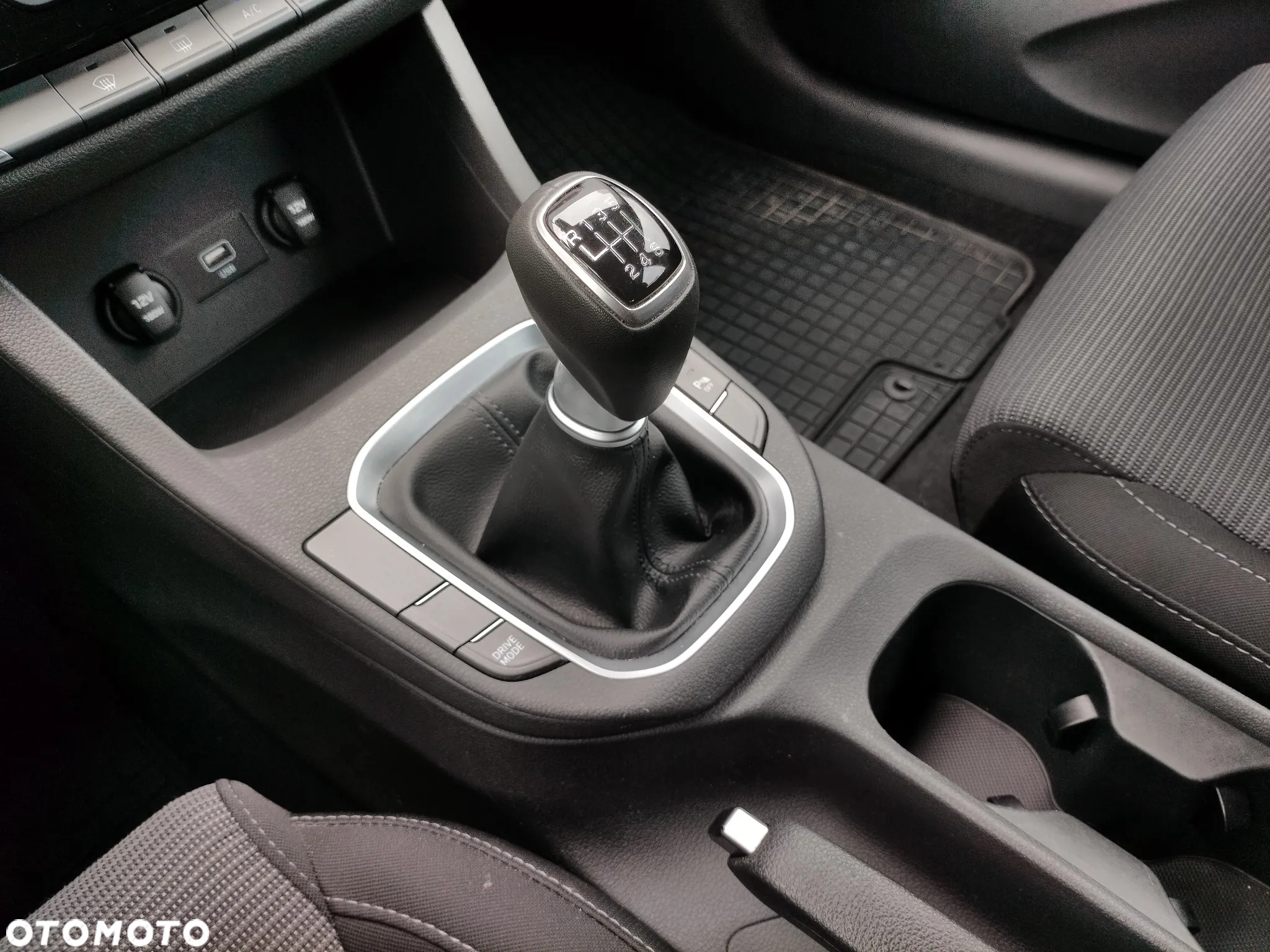 Hyundai i30 1.5 T-GDI 48V Modern - 12