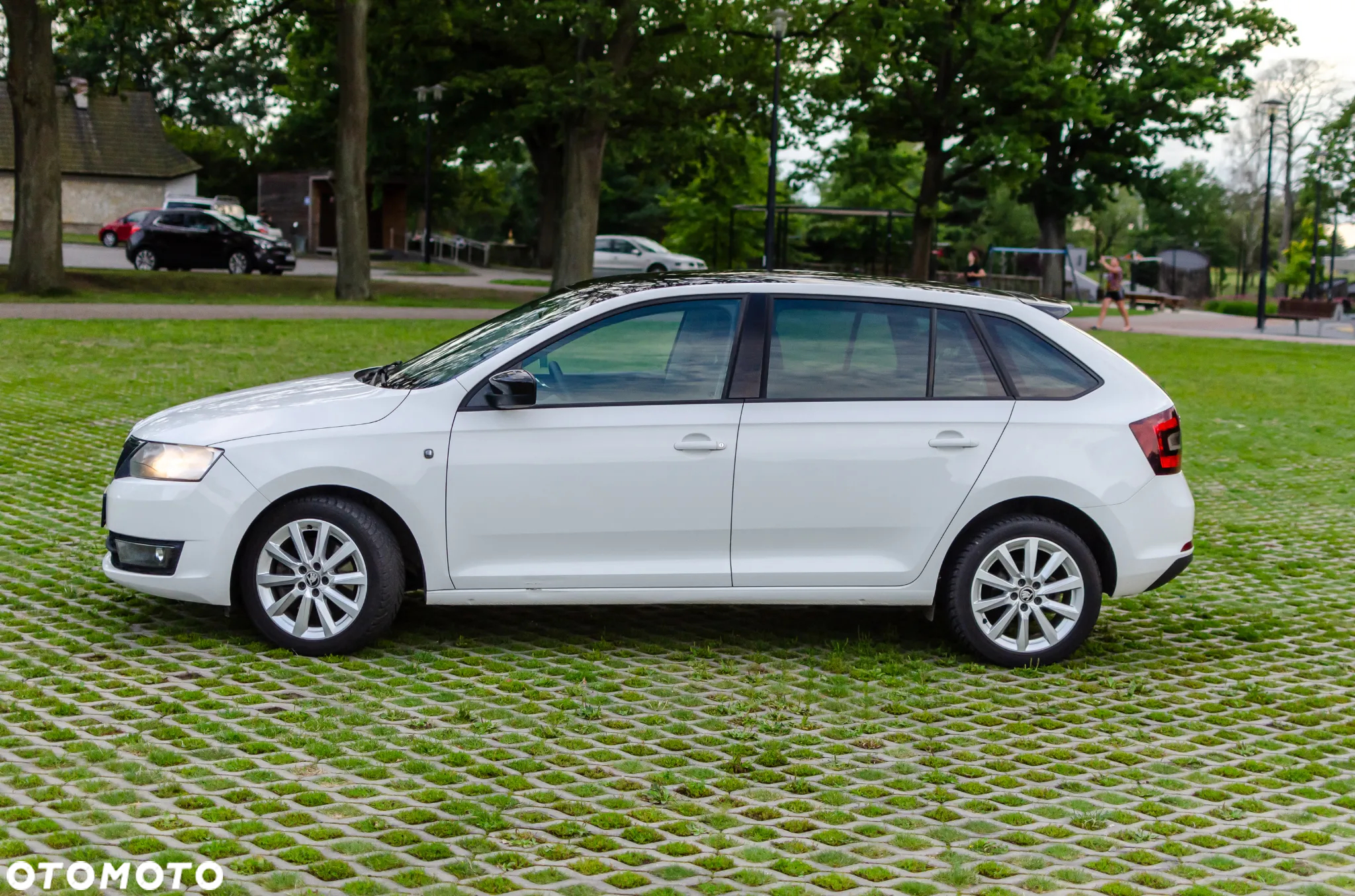 Skoda RAPID Spb 1.6 TDI DPF Ambition - 4