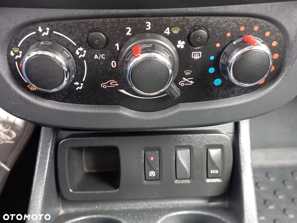 Dacia Duster 1.6 SCe Ambiance S&S - 14