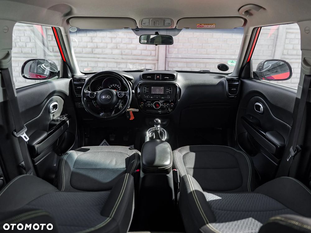 Kia Soul 1.6 CRDI Dream Team Edition - 17