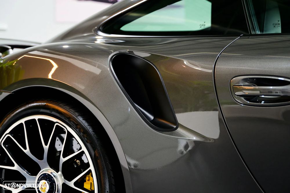 Porsche 911 (991) Turbo S PDK - 9