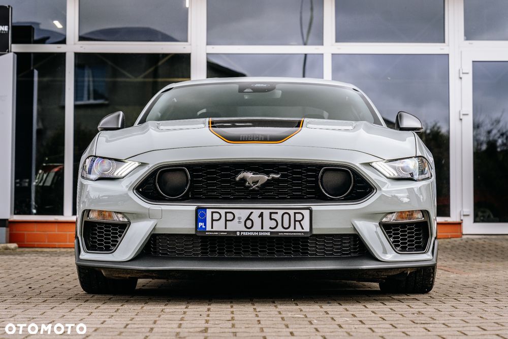 Ford Mustang - 4