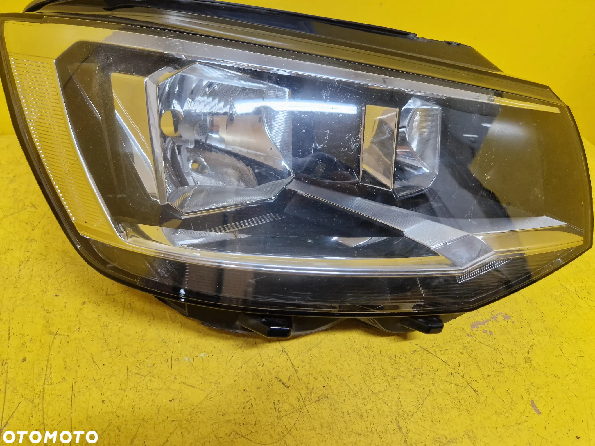 VW T6 LAMPA PRAWA PRZOD 7E1941006 - 2