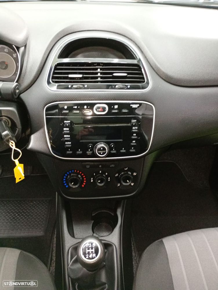 Fiat Punto 1.3 M-Jet Easy S&S - 22