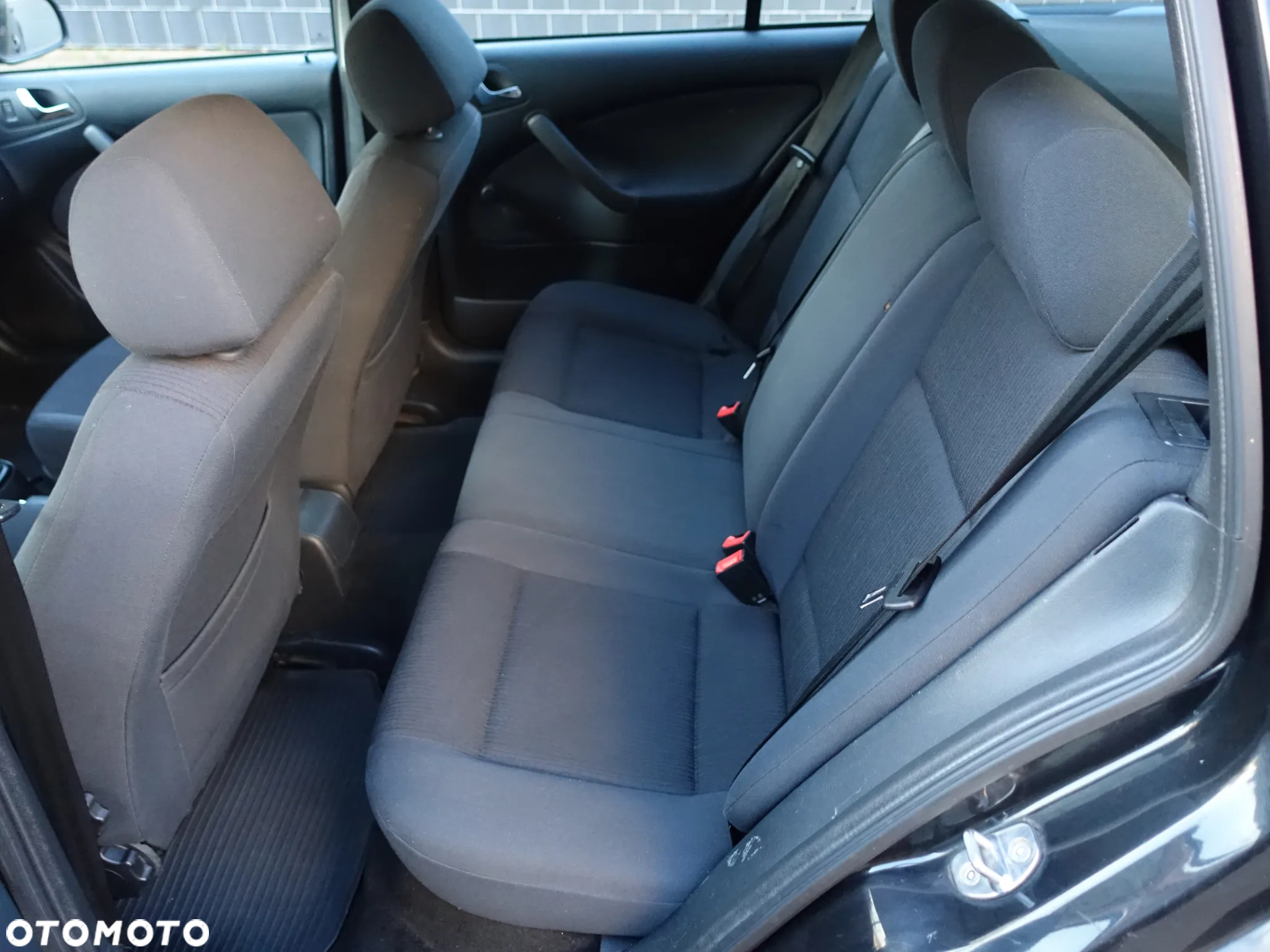 Skoda Octavia 1.6 Combi Tour - 11
