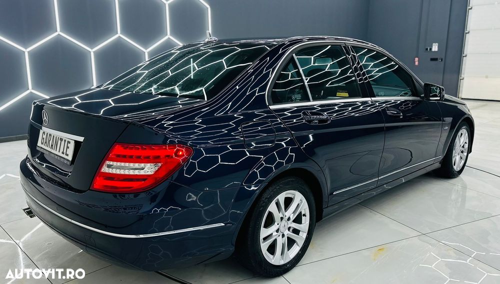 Mercedes-Benz C 200 CDI DPF (BlueEFFICIENCY) Avantgarde - 3