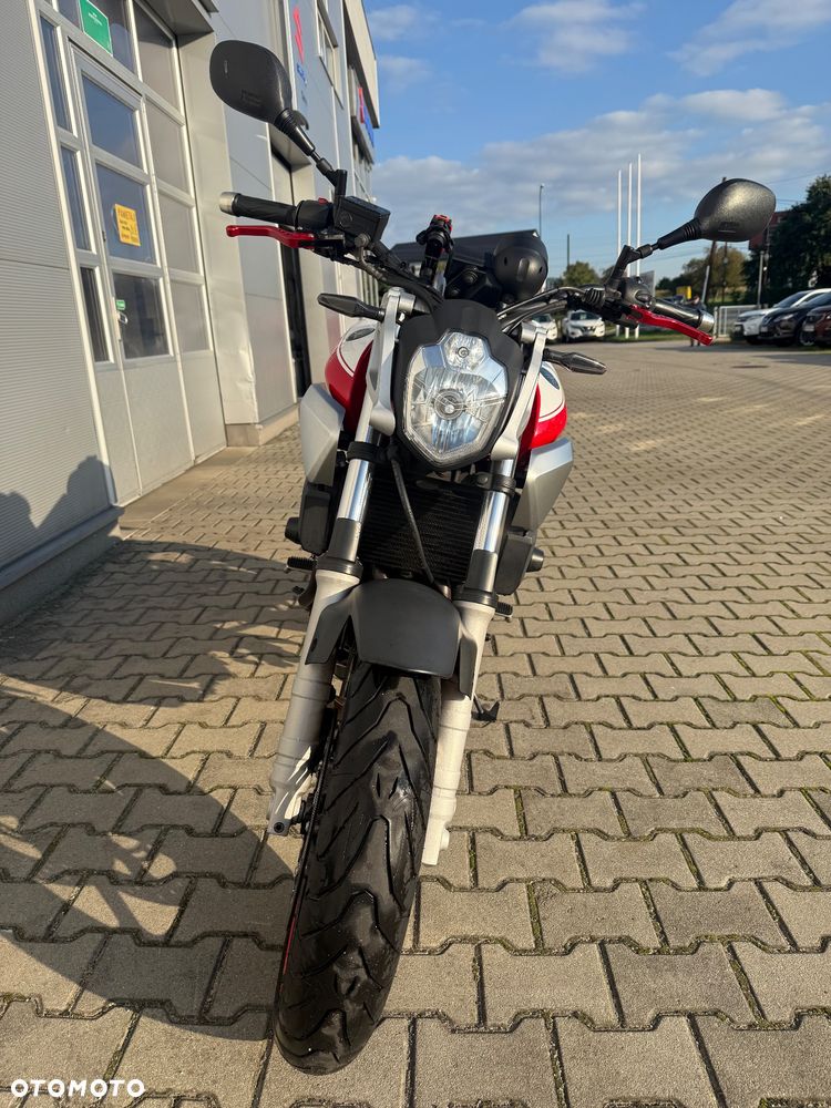Yamaha MT - 7