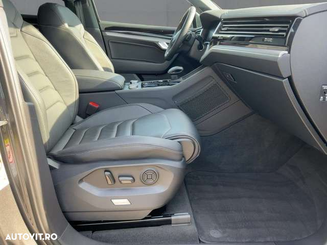 Volkswagen Touareg - 12