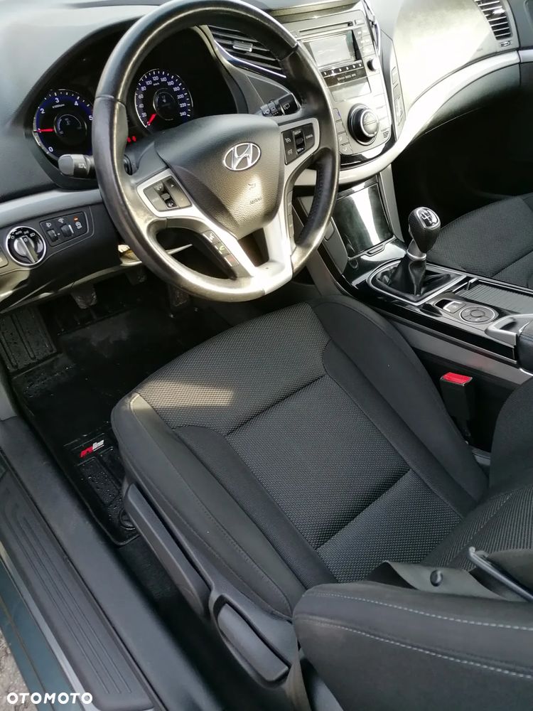 Hyundai i40 Kombi blue 1.7 CRDi Trend - 17