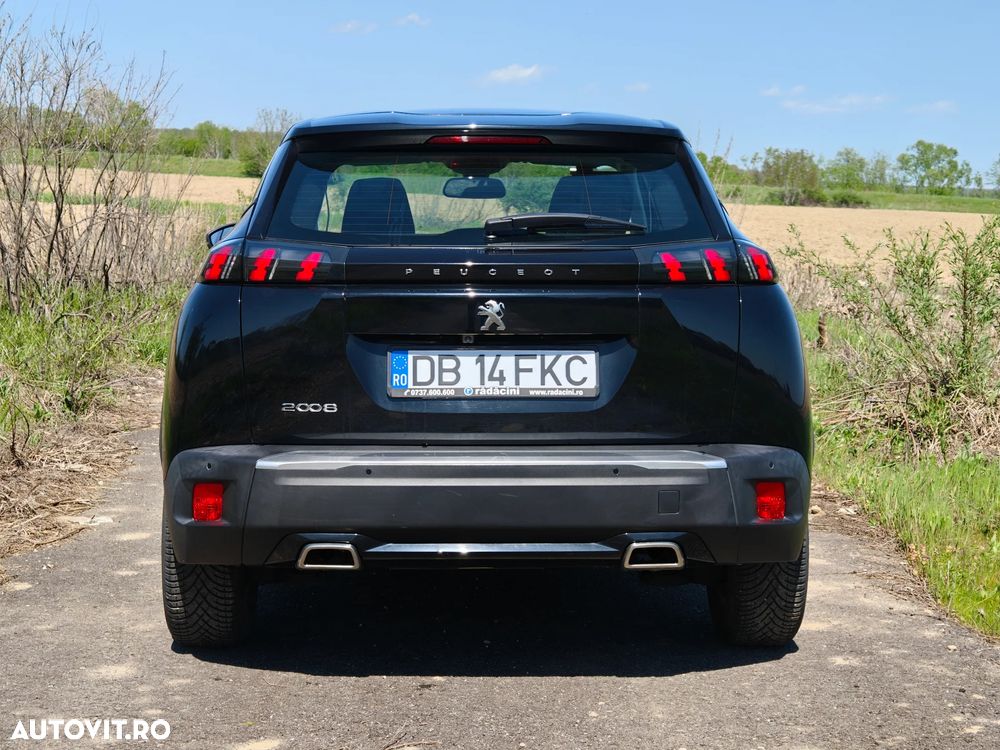 Peugeot 2008 1.2 PureTech EAT8 STT GT Pack - 4