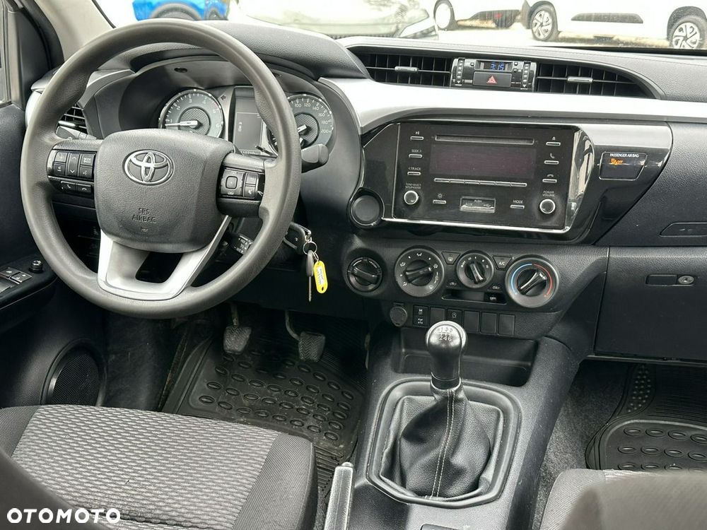 Toyota Hilux 2.4 D-4D Double Cab DLX 4x4 - 17