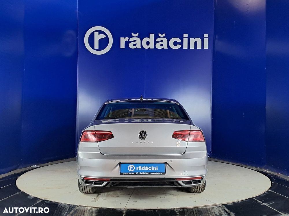 Volkswagen Passat - 4