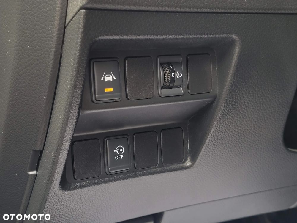 Nissan Qashqai 1.2 DIG-T N-Connecta - 25