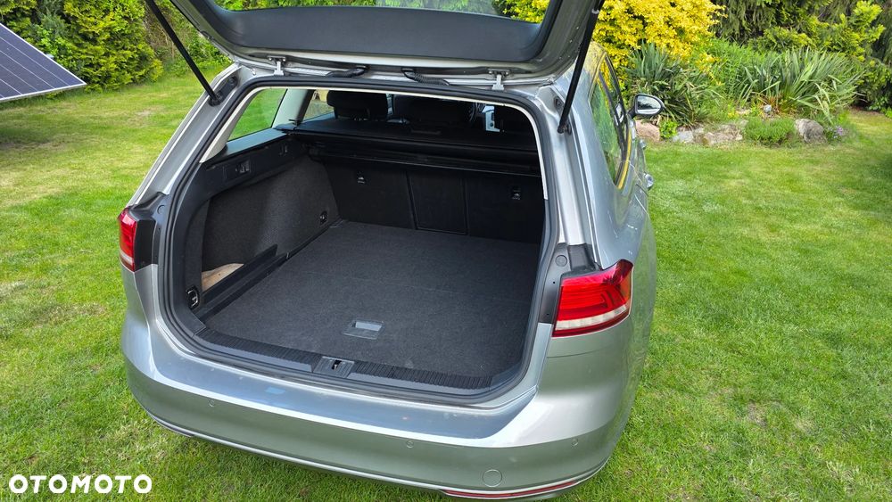 Volkswagen Passat - 4