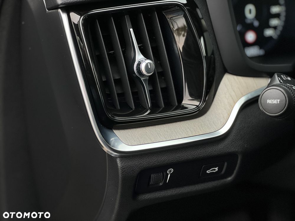 Volvo V60 B4 D Inscription - 28