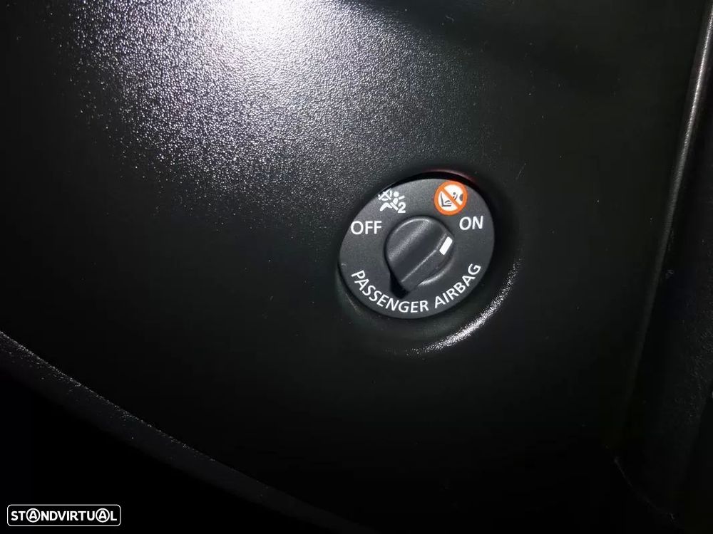 Renault Clio 0.9 TCe Limited Bi-Fuel - 24