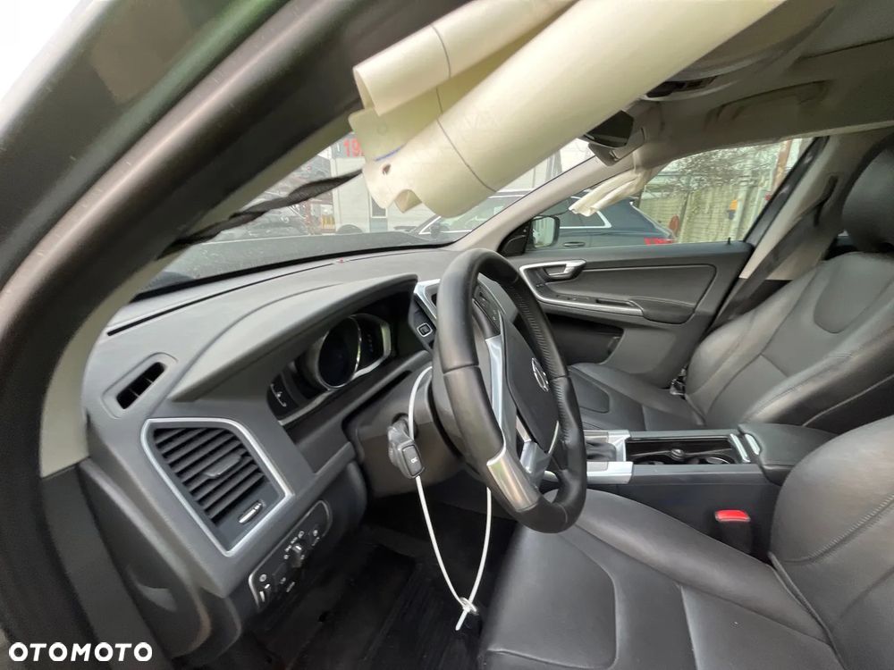 Volvo XC 60 T5 AWD Momentum - 10
