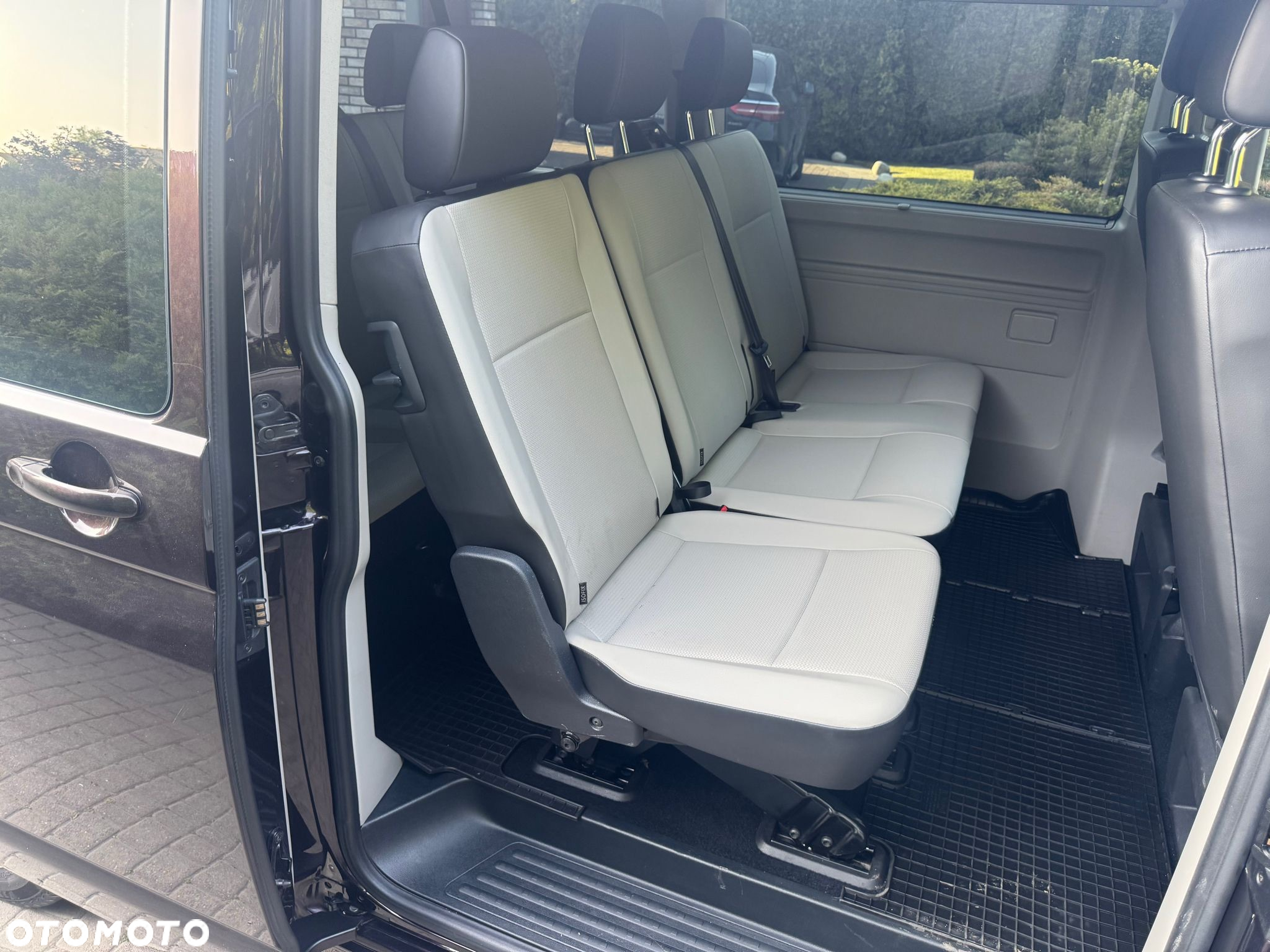 Volkswagen Caravelle 2.0 TDI L2 Highline - 25