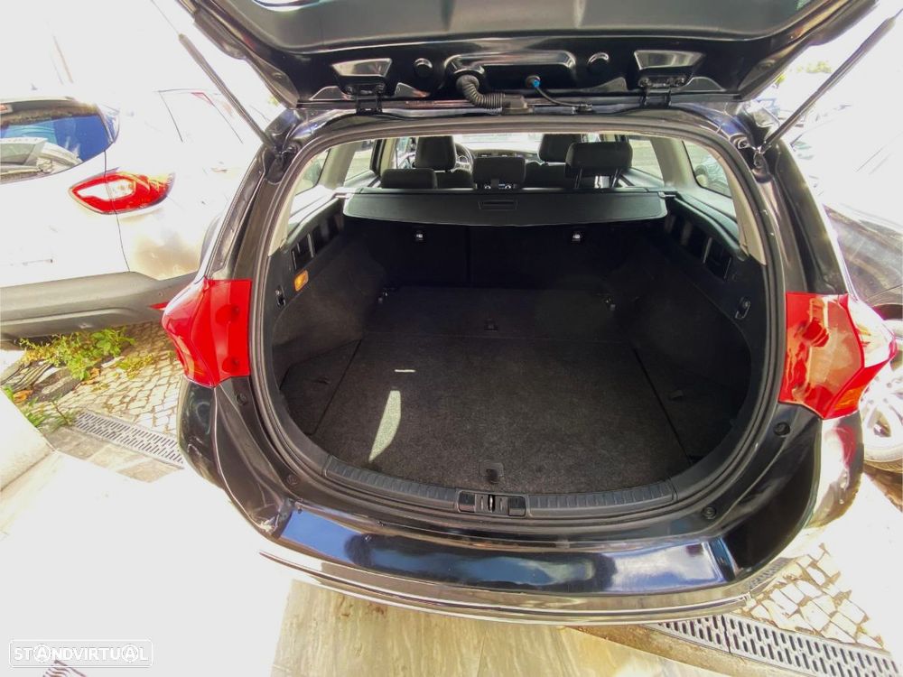 Toyota Auris Touring Sports 1.4 D-4D Com+P.Sport - 21