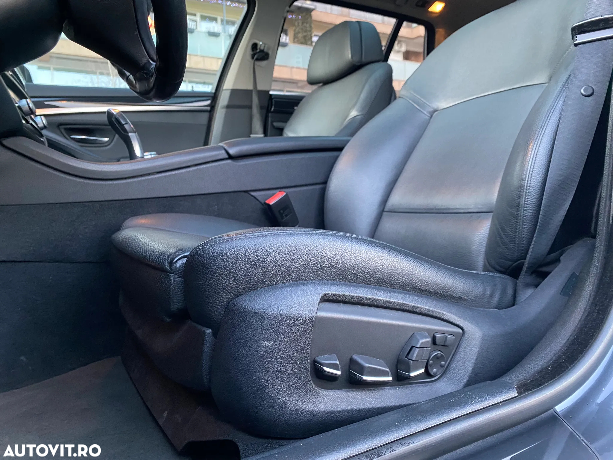 BMW Seria 5 518d Aut. Luxury Line - 9