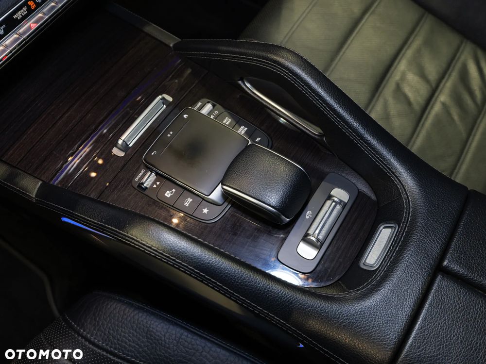 Mercedes-Benz GLS - 29