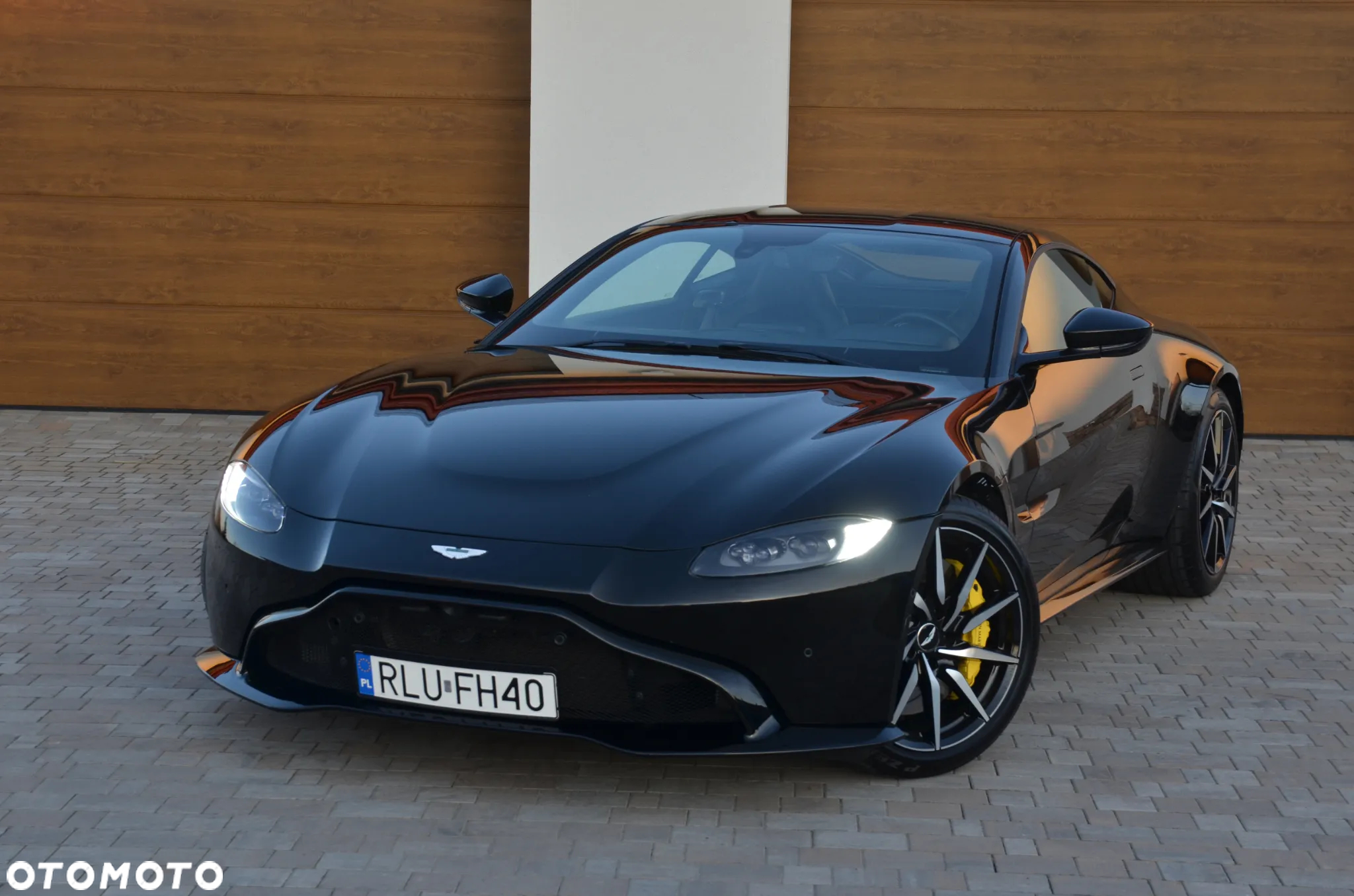 Aston Martin V8 Vantage Standard - 6