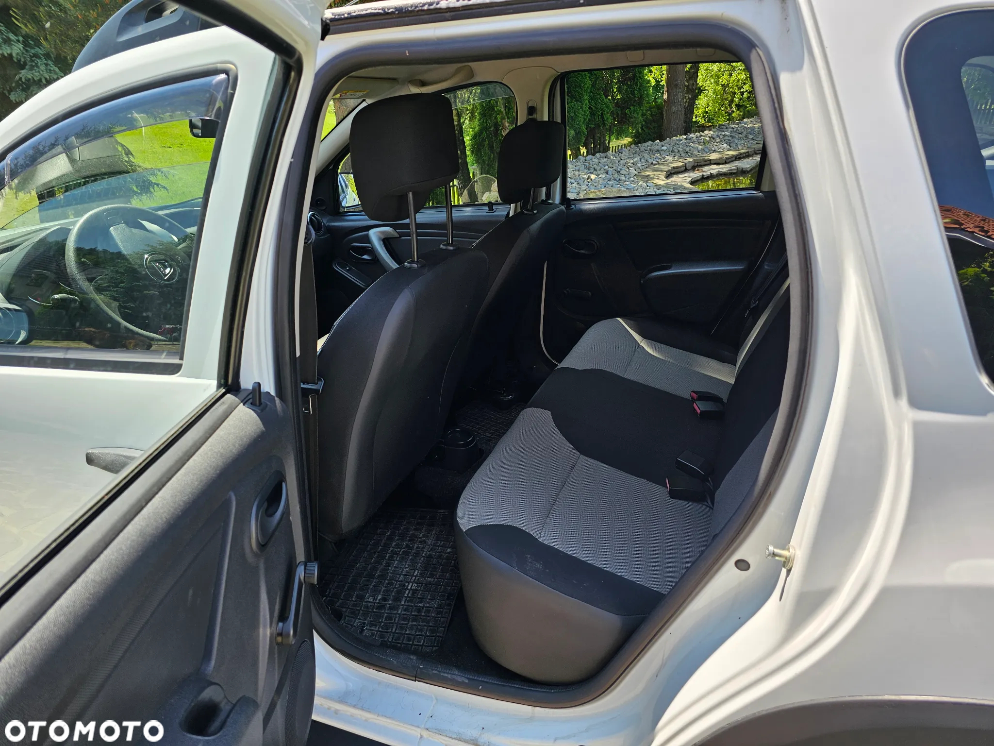 Dacia Duster 1.6 Ambiance Eco - 29