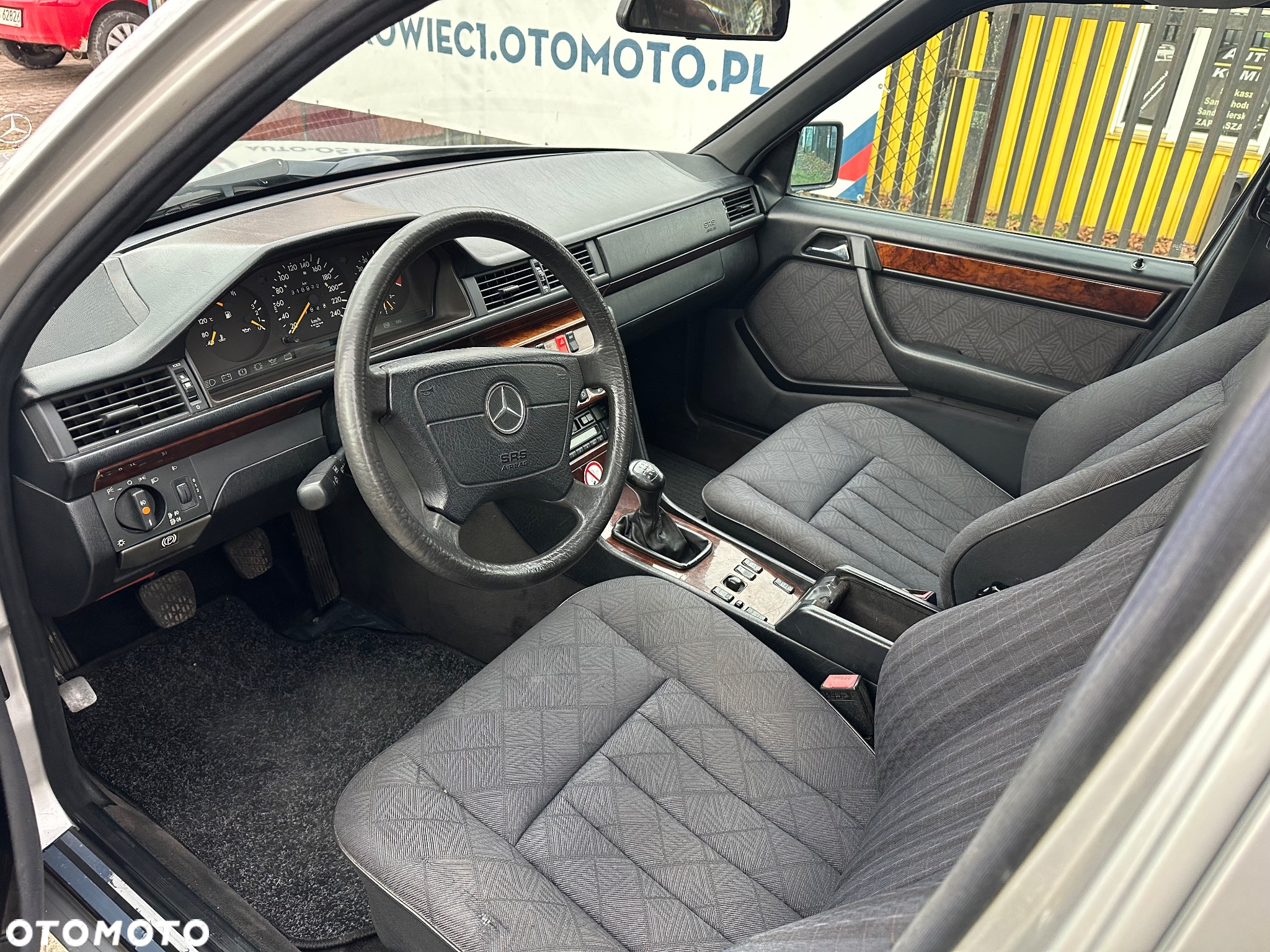 Mercedes-Benz W124 (1984-1993) - 14