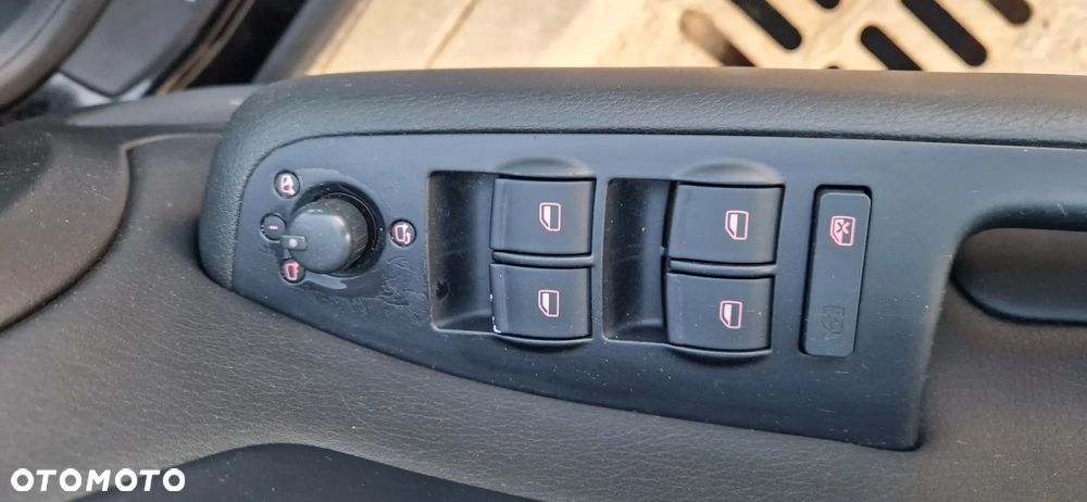 Audi A4 Avant 2.0 T FSI quattro - 13