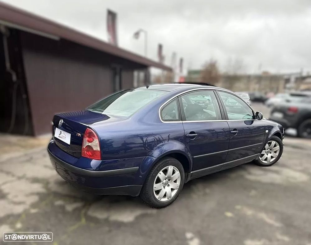 VW Passat 1.9 TDi Highline - 6
