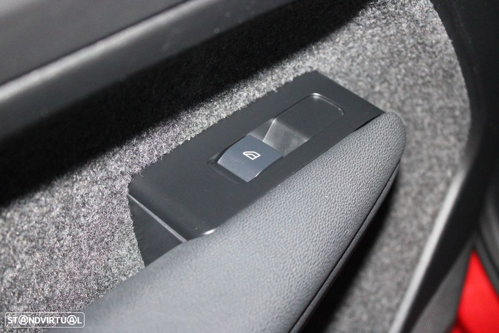 Volvo XC 40 Recharge Twin Plus - 33