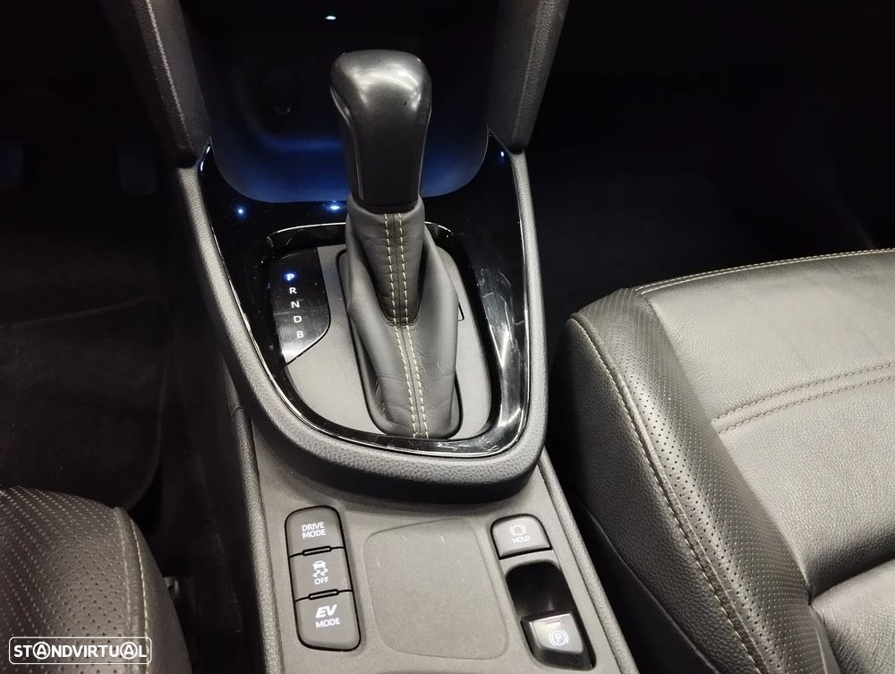 Toyota Yaris Cross 1.5 HDF Premiere Edition - 37