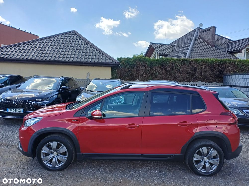 Peugeot 2008 1.2 Pure Tech GPF Signature S&S EAT6 - 3