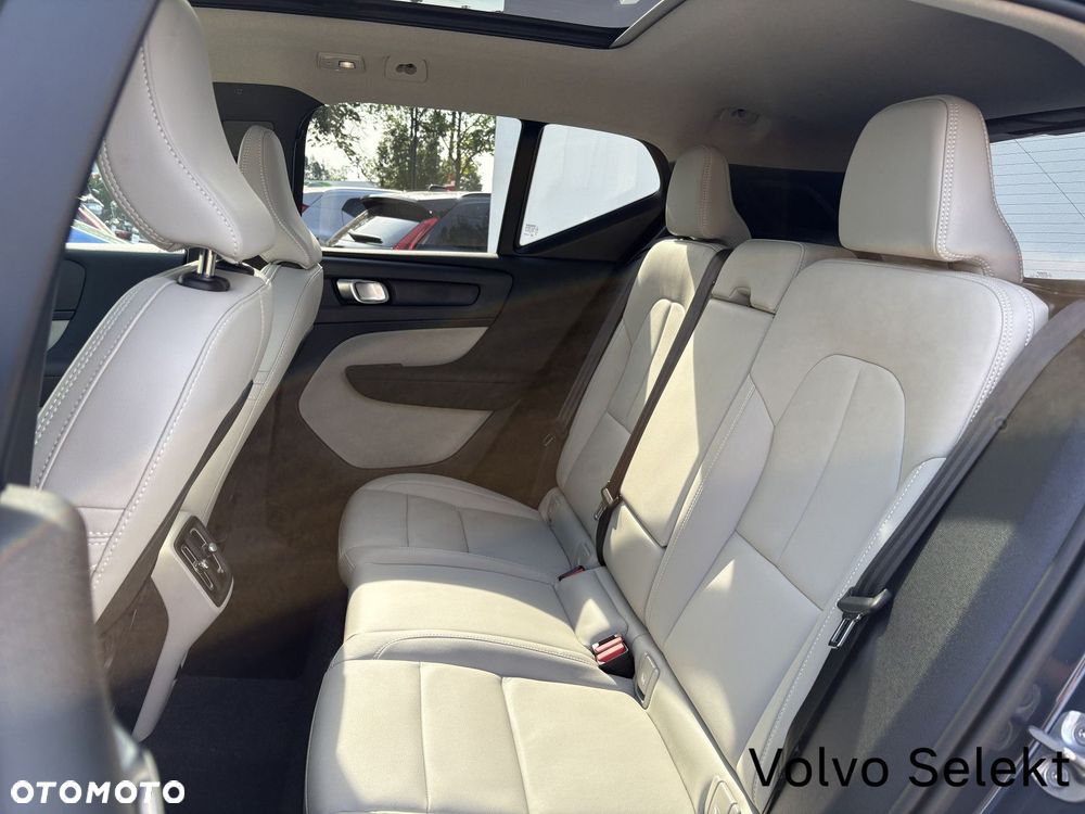 Volvo XC 40 - 24
