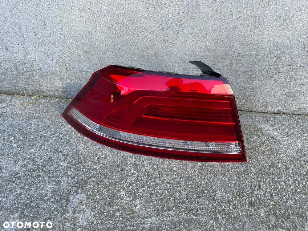 LAMPA TYLNA LEWA VW PASSAT B8  2015-2019 - NOWA LED - 1