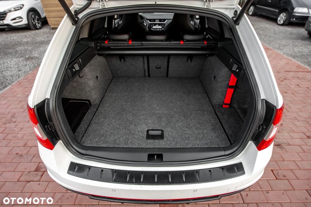 Skoda Octavia 2.0 TSI (Green tec) DSG RS - 14