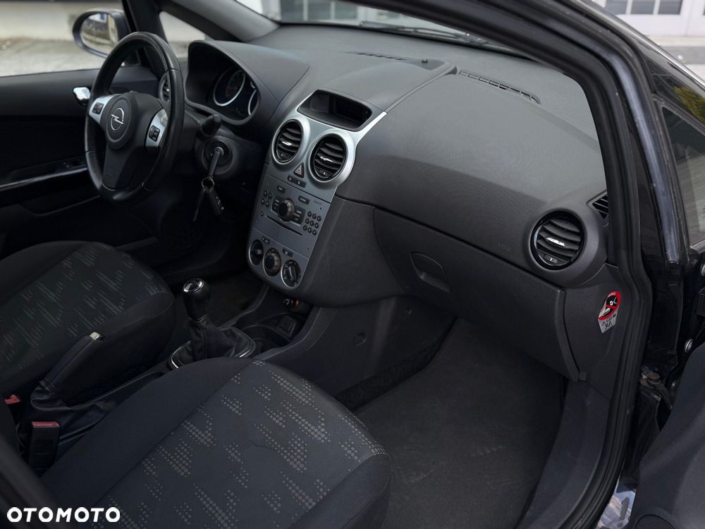 Opel Corsa 1.2 16V Cosmo - 12