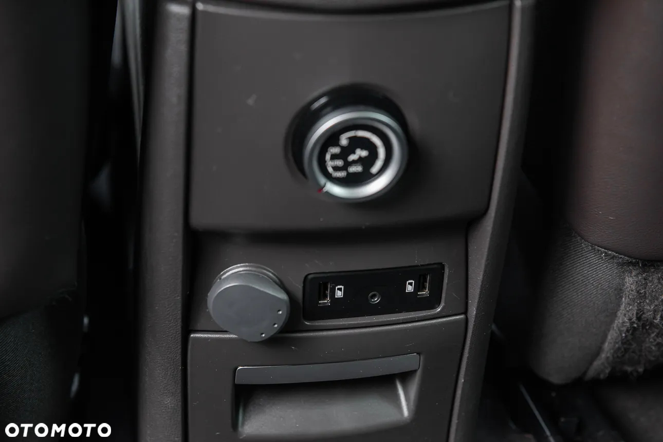 Renault Espace 1.6 TCE Energy Zen EDC 7os - 32