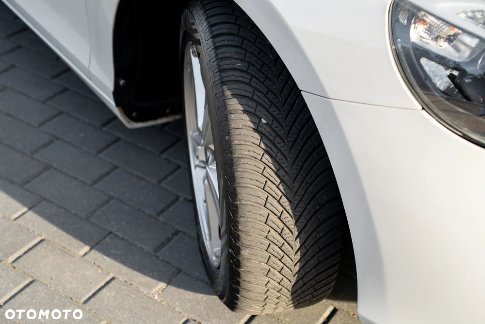 Volvo V40 D3 Kinetic - 15