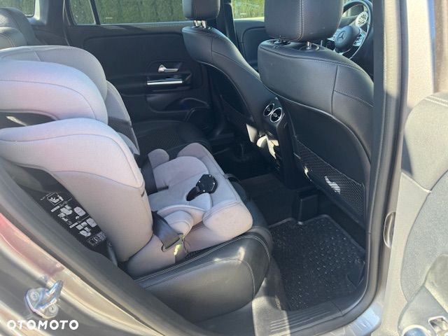 Mercedes-Benz GLA - 22