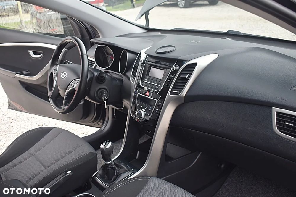 Hyundai i30 1.6 CRDI Trend - 22